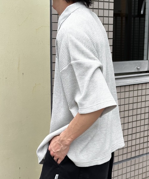Perushu(ペルーシュ)の「ワンポイントワッフルポロ(ポロシャツ・メンズ・ブラウン/グレー/ネイビー・LARGE/MEDIUM)」の6枚目の写真