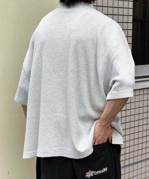 Perushu(ペルーシュ)の「ワンポイントワッフルポロ(ポロシャツ・メンズ・ブラウン/グレー/ネイビー・LARGE/MEDIUM)」の7枚目の写真