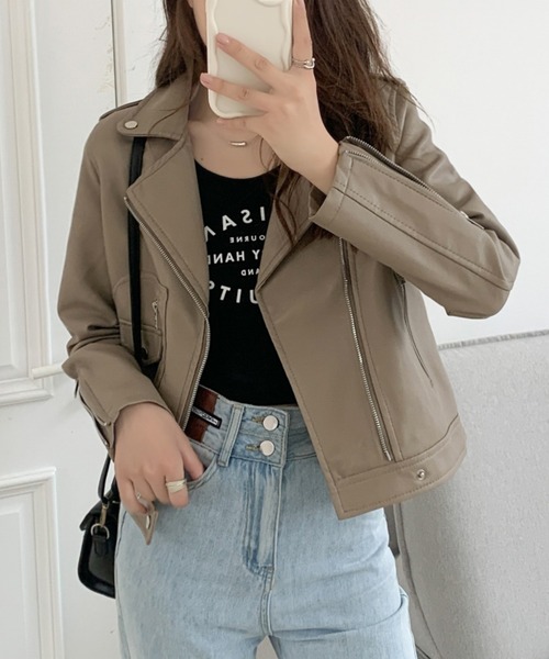 ABITOKYO（アビトーキョー）の「フェイクレザーライダースジャケット（ライダースジャケット・レディース・マスタード/ブラック/ベージュ・FREE）」の4枚目の写真