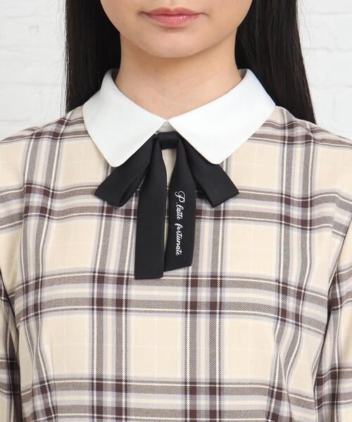 PINK-latte(ピンクラテ)の「【入卒・セレモニー・卒服】リボンSET 衿付きワンピース(ワンピース・キッズ・ベージュ系1/グレー系1/ブルー系その他・16/15 /02)」の7枚目の写真