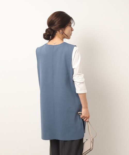 SHOO・LA・RUE（シューラルー）の「◆【2点セット】スポンディッシュ 深Vベスト＋ロンT（その他トップス・レディース・サンドベージュ/ブラック/ブルー・02/03/04）」の13枚目の写真