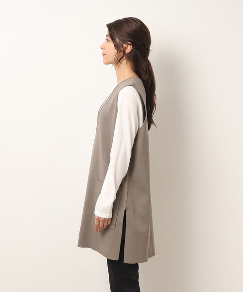 SHOO・LA・RUE（シューラルー）の「◆【2点セット】スポンディッシュ 深Vベスト＋ロンT（その他トップス・レディース・サンドベージュ/ブラック/ブルー・02/03/04）」の15枚目の写真