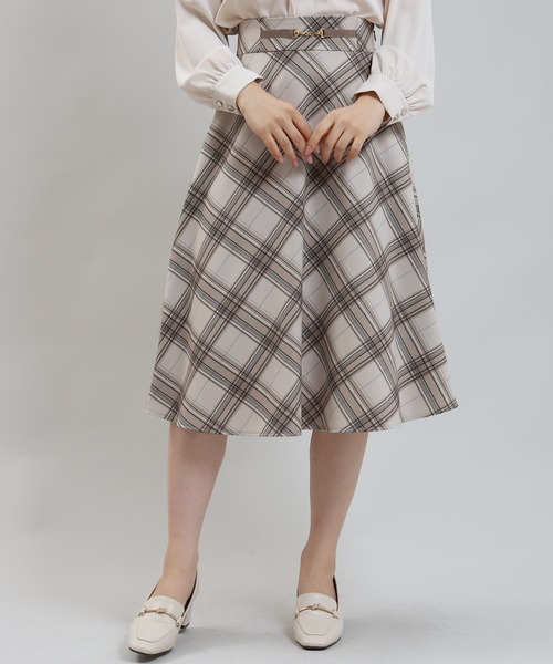 TRUDEA(トルディア)の「ビット付きチェックフレアスカート(スカート・レディース・ベージュ・SMALL/MEDIUM/LARGE)」の1枚目の写真