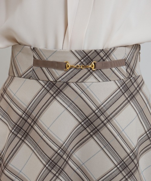 TRUDEA(トルディア)の「ビット付きチェックフレアスカート(スカート・レディース・ベージュ・SMALL/MEDIUM/LARGE)」の10枚目の写真