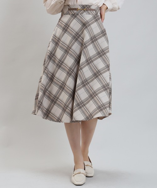TRUDEA(トルディア)の「ビット付きチェックフレアスカート(スカート・レディース・ベージュ・SMALL/MEDIUM/LARGE)」の3枚目の写真
