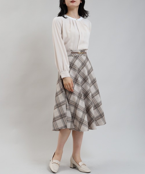 TRUDEA(トルディア)の「ビット付きチェックフレアスカート(スカート・レディース・ベージュ・SMALL/MEDIUM/LARGE)」の6枚目の写真