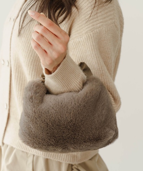 ZAKKA-BOX（ザッカボックス）の「フェイクファーワンハンドルバッグ（ハンドバッグ・レディース・ブラック/ライトベージュ/グレー系その他・FREE）」の9枚目の写真