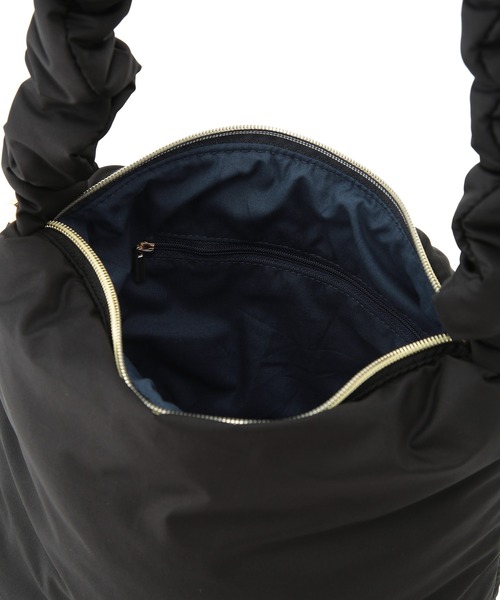 ROPE' PICNIC（ロペピクニック）の「軽量ポリエステルパディングシャーリングワンショルダーバッグ（ショルダーバッグ・レディース・ブルー系その他5/ブラック・FREE）」の16枚目の写真