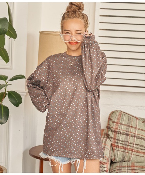 anap mimpi（アナップミンピ）の「小花柄 ボリュームスリーブ Aライン 裏毛 スウェット トレーナー【セットアップ対応】（スウェット・レディース・ピンク/アイボリー/ダークグレー・FREE）」の4枚目の写真