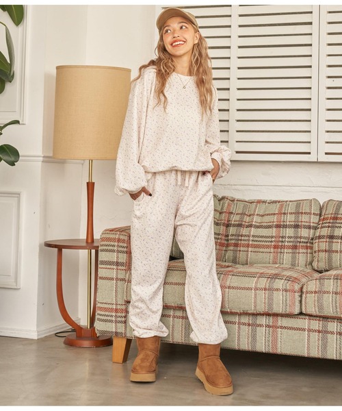 anap mimpi（アナップミンピ）の「小花柄 ボリュームスリーブ Aライン 裏毛 スウェット トレーナー【セットアップ対応】（スウェット・レディース・ピンク/アイボリー/ダークグレー・FREE）」の20枚目の写真