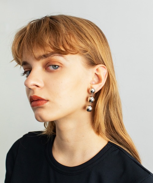 WCJ（ダブルシージェイ）の「ボールチェーンイヤリング（イヤリング・レディース・ゴールド/シルバー・FREE）」の2枚目の写真