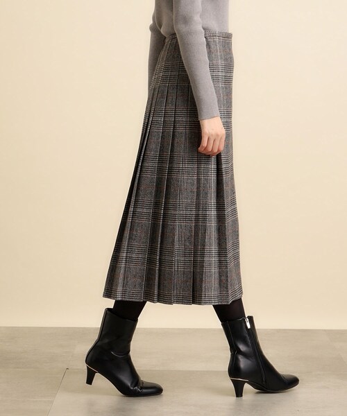 grove（グローブ）の「◆チェックとプリーツが着映えする主役スカート（スカート・レディース・チャコールグレー/ブラック系1/ダークブラウン系1・03/02/01/05/04）」の5枚目の写真