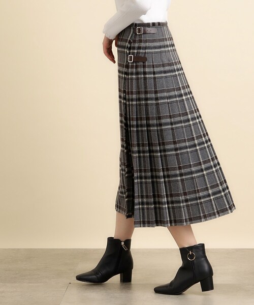 grove（グローブ）の「◆チェックとプリーツが着映えする主役スカート（スカート・レディース・チャコールグレー/ブラック系1/ダークブラウン系1・03/02/01/05/04）」の10枚目の写真