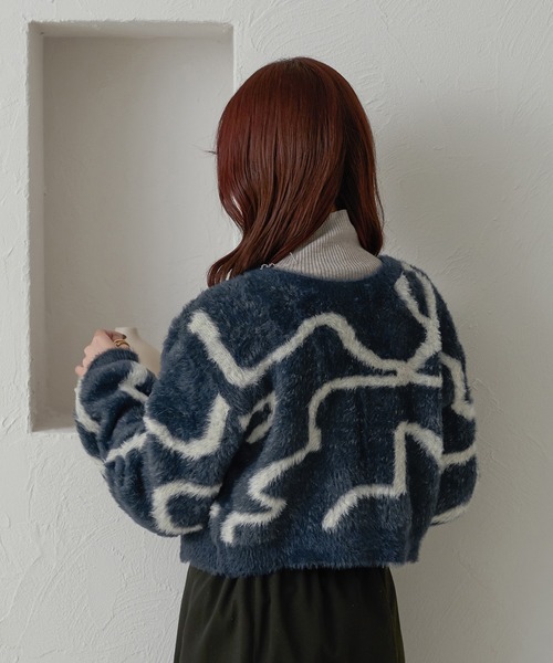 Ambre Neige（アンブルネージュ）の「【前後２WAY】２ｗａｙニュアンスニットラインカーディガン／【WEB/EC限定商品】（カーディガン/ボレロ・レディース・アイボリー/ライトグレー/ネイビー・FREE）」の6枚目の写真