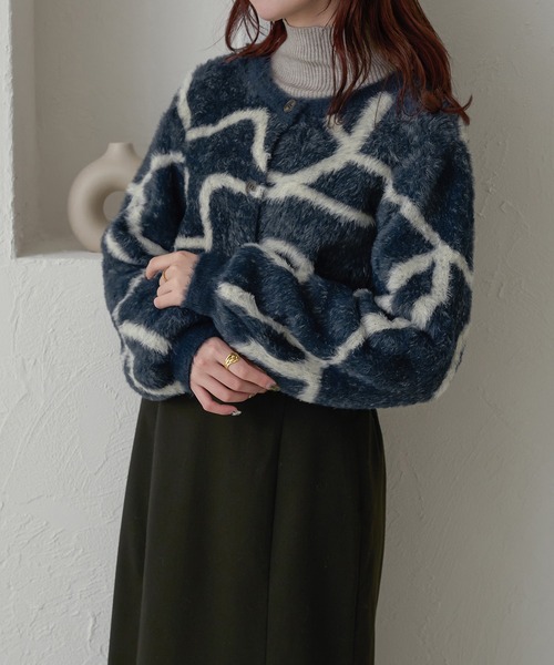 Ambre Neige（アンブルネージュ）の「【前後２WAY】２ｗａｙニュアンスニットラインカーディガン／【WEB/EC限定商品】（カーディガン/ボレロ・レディース・アイボリー/ライトグレー/ネイビー・FREE）」の7枚目の写真