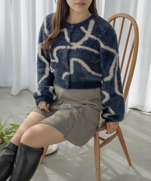 Ambre Neige（アンブルネージュ）の「【前後２WAY】２ｗａｙニュアンスニットラインカーディガン／【WEB/EC限定商品】（カーディガン/ボレロ・レディース・アイボリー/ライトグレー/ネイビー・FREE）」の4枚目の写真