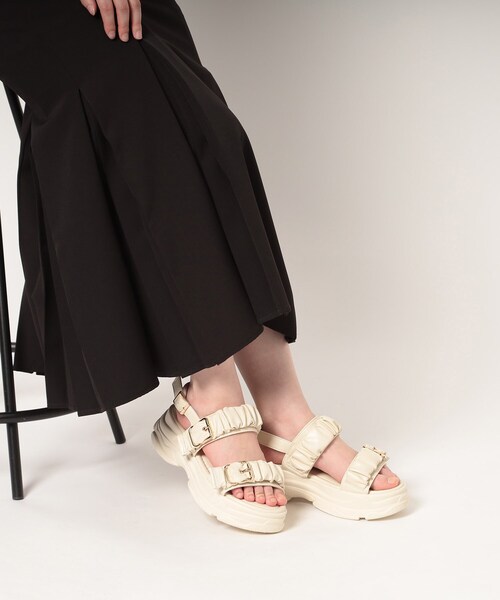 cs T&P（シーエスティーアンドピー）の「厚底クシュクシュベルトスポサン 24SS（サンダル・レディース・ホワイト/ブラック/ベージュ/パープル系・M/LL/L/S）」の18枚目の写真