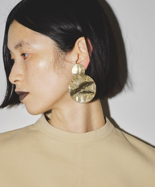 TODAYFUL（トゥデイフル）の「double plate earrings（イヤリング・レディース・シルバー/ゴールド・FREE）」の3枚目の写真
