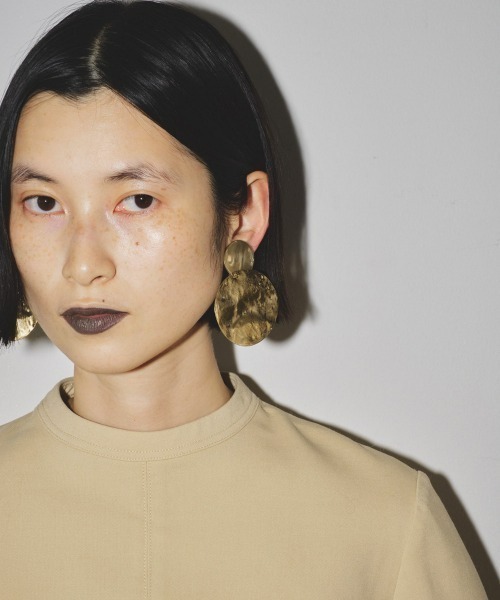 TODAYFUL（トゥデイフル）の「double plate earrings（イヤリング・レディース・シルバー/ゴールド・FREE）」の5枚目の写真