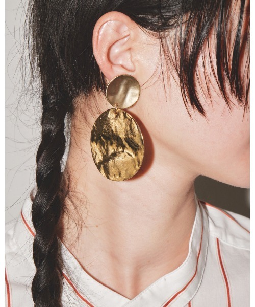 TODAYFUL（トゥデイフル）の「double plate earrings（イヤリング・レディース・シルバー/ゴールド・FREE）」の6枚目の写真