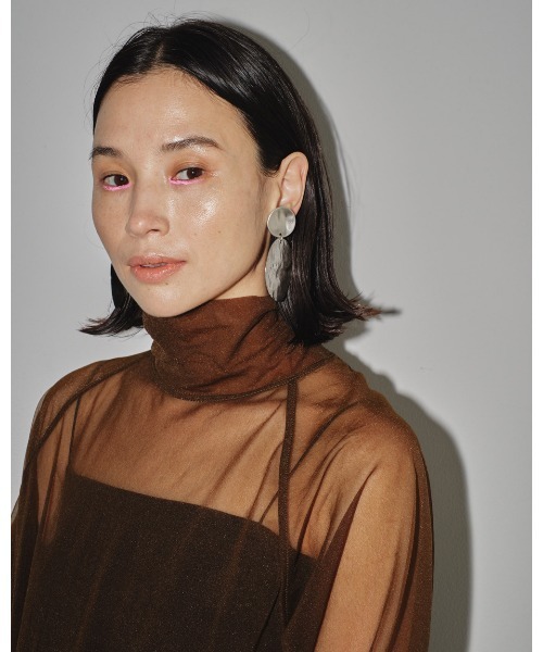 TODAYFUL（トゥデイフル）の「double plate earrings（イヤリング・レディース・シルバー/ゴールド・FREE）」の7枚目の写真