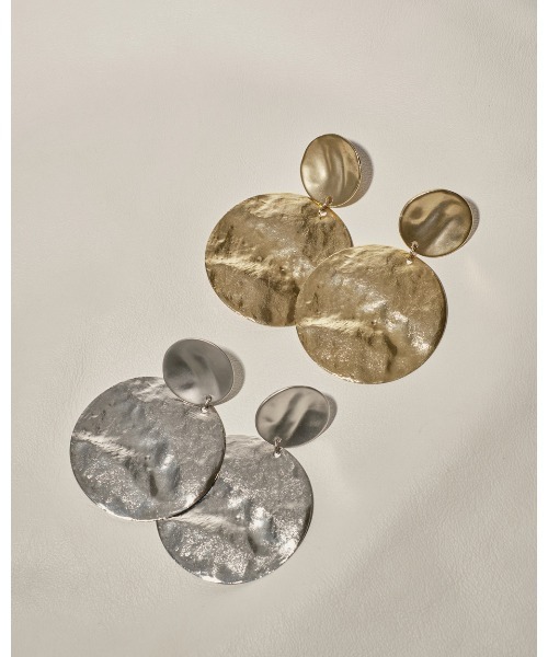 TODAYFUL（トゥデイフル）の「double plate earrings（イヤリング・レディース・シルバー/ゴールド・FREE）」の9枚目の写真