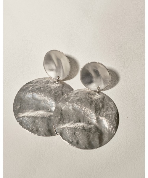 TODAYFUL（トゥデイフル）の「double plate earrings（イヤリング・レディース・シルバー/ゴールド・FREE）」の11枚目の写真