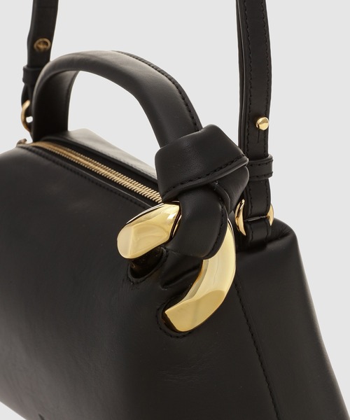 JW Anderson(ジェイダブリューアンダーソン)の「バッグ(ショルダーバッグ・レディース・ブラック・ONE SIZE)」の4枚目の写真