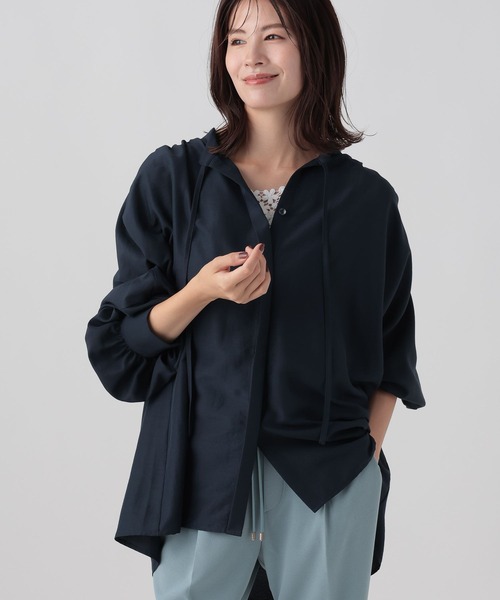 Elura(エルーラ)の「アイロンいらず落ち感ブラウス(シャツ/ブラウス・レディース・ネイビー/グリーン系その他/ライトイエロー/ホワイト・MEDIUM/LARGE)」の3枚目の写真