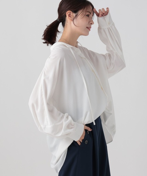 Elura(エルーラ)の「アイロンいらず落ち感ブラウス(シャツ/ブラウス・レディース・ネイビー/グリーン系その他/ライトイエロー/ホワイト・MEDIUM/LARGE)」の15枚目の写真