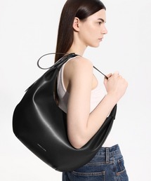 CHARLES & KEITH | Odella オデラ カーブホーボーバッグ(ショルダーバッグ)