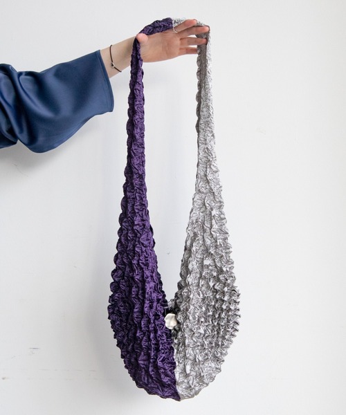 VACANCY（ヴァカンシー）の「バイカラー絞りショルダーバッグ（ショルダーバッグ・レディース・ホワイト×ブラック/ブラック×ブルー/シルバー・FREE）」の20枚目の写真