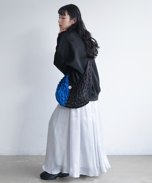 VACANCY（ヴァカンシー）の「バイカラー絞りショルダーバッグ（ショルダーバッグ・レディース・ホワイト×ブラック/ブラック×ブルー/シルバー・FREE）」の17枚目の写真