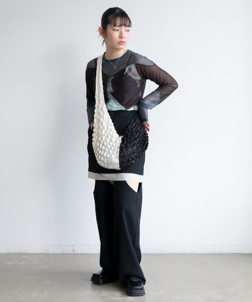 VACANCY（ヴァカンシー）の「バイカラー絞りショルダーバッグ（ショルダーバッグ・レディース・ホワイト×ブラック/ブラック×ブルー/シルバー・FREE）」の10枚目の写真