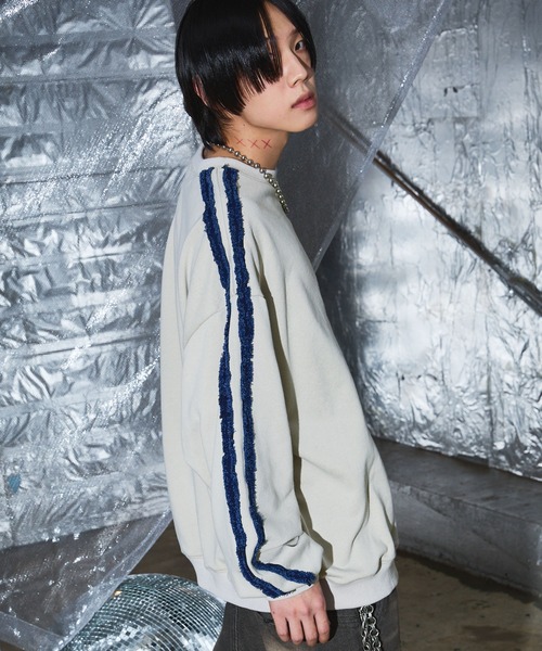 SAVEDGE（セーベッジ）の「LOOSE FRINGE LINE METAL LOGO SWEAT/ルーズフリンジラインメタルロゴスウェット（スウェット・メンズ・グレー/チャコール・L/M）」の11枚目の写真