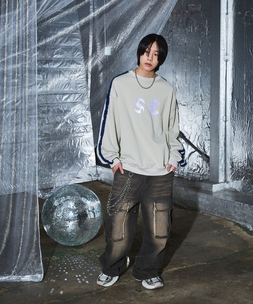 SAVEDGE（セーベッジ）の「LOOSE FRINGE LINE METAL LOGO SWEAT/ルーズフリンジラインメタルロゴスウェット（スウェット・メンズ・グレー/チャコール・L/M）」の19枚目の写真