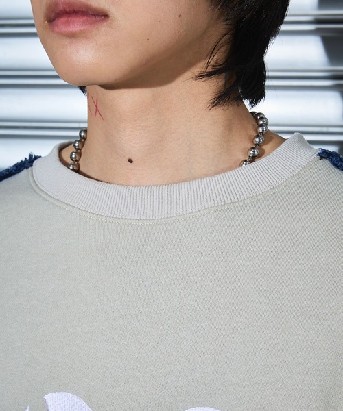 SAVEDGE（セーベッジ）の「LOOSE FRINGE LINE METAL LOGO SWEAT/ルーズフリンジラインメタルロゴスウェット（スウェット・メンズ・グレー/チャコール・L/M）」の3枚目の写真