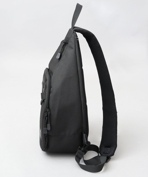 anello（アネロ）の「HC ハイキャパシティ 撥水加工 大容量 スリング クロスボディバッグ 15L A5対応（ボディバッグ/ウエストポーチ・メンズ・ブラック・FREE）」の17枚目の写真