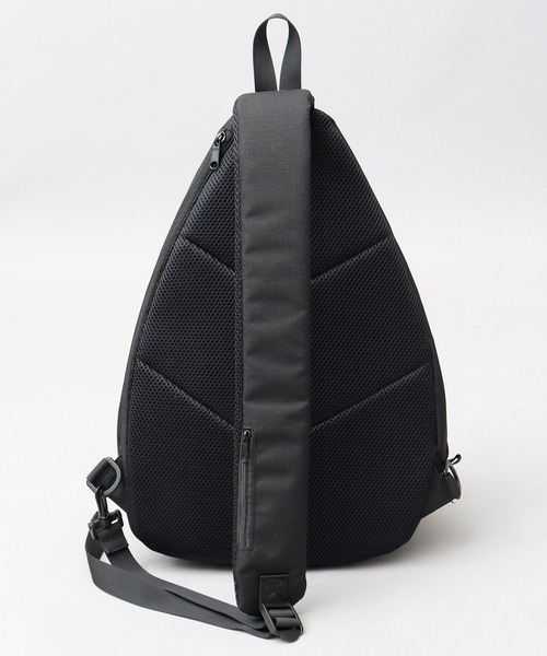 anello（アネロ）の「HC ハイキャパシティ 撥水加工 大容量 スリング クロスボディバッグ 15L A5対応（ボディバッグ/ウエストポーチ・メンズ・ブラック・FREE）」の18枚目の写真