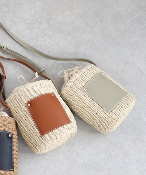 MIAN (ミアン)の「【MIAN】ドッキングペーパーショルダーバッグ ドロスト レザー コンビ 巾着 ペーパー 筒形 /2244-500-1(ショルダーバッグ・レディース・ブラウン/グレー/ブラック・FREE)」の3枚目の写真