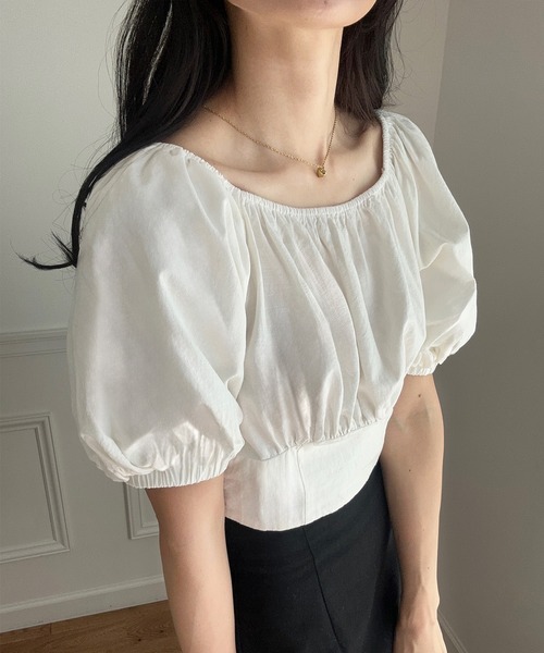 LAUIR(ラウアー)の「2wayオフショル半袖トップス(シャツ/ブラウス・レディース・ホワイト/ナチュラル/ブラック・LARGE/MEDIUM)」の1枚目の写真