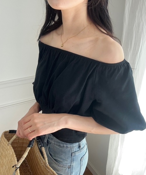 LAUIR(ラウアー)の「2wayオフショル半袖トップス(シャツ/ブラウス・レディース・ホワイト/ナチュラル/ブラック・LARGE/MEDIUM)」の4枚目の写真