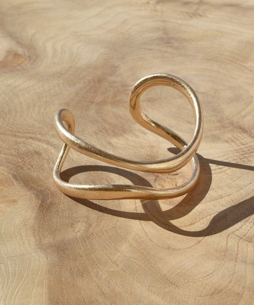 GOLDY（ゴールディ）の「ダブル ラインズ バングル（バングル/リストバンド・レディース・シルバー/ゴールド/シルバー系その他/ゴールド系その他・FREE）」の4枚目の写真