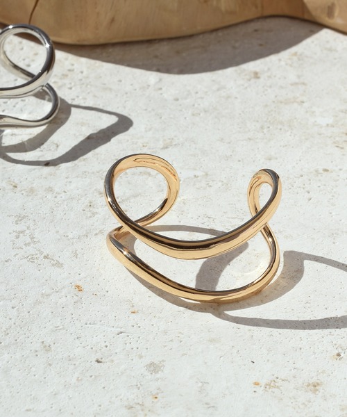 GOLDY（ゴールディ）の「ダブル ラインズ バングル（バングル/リストバンド・レディース・シルバー/ゴールド/シルバー系その他/ゴールド系その他・FREE）」の6枚目の写真