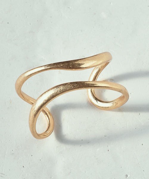 GOLDY（ゴールディ）の「ダブル ラインズ バングル（バングル/リストバンド・レディース・シルバー/ゴールド/シルバー系その他/ゴールド系その他・FREE）」の9枚目の写真