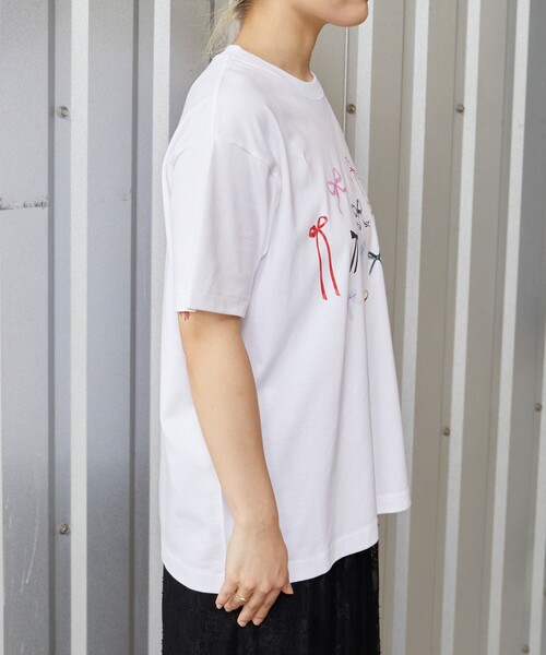 Firsthand（ファーストハンド）の「Firsthand/ファーストハンド オーガニックコットンマルチリボンプリントTシャツ / フロントデザインTシャツ / 半袖TEE（Tシャツ/カットソー・レディース・ホワイト・ONE SIZE）」の16枚目の写真