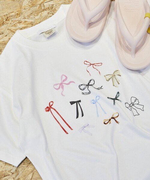 Firsthand（ファーストハンド）の「Firsthand/ファーストハンド オーガニックコットンマルチリボンプリントTシャツ / フロントデザインTシャツ / 半袖TEE（Tシャツ/カットソー・レディース・ホワイト・ONE SIZE）」の20枚目の写真