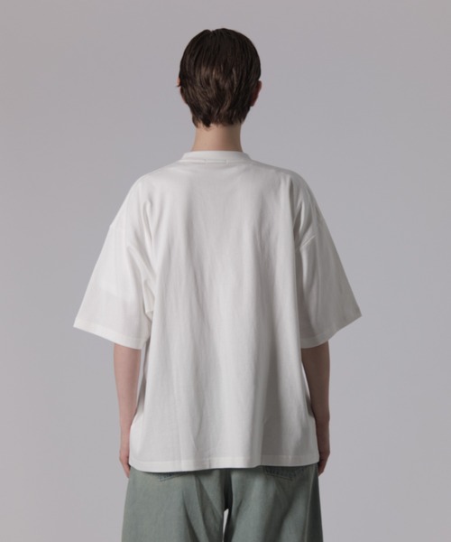 ONCILY（オンシェリー）の「BIG LOGO T-SHIRT / ビッグロゴTシャツ（Tシャツ/カットソー・メンズ・ブラック/ネイビー/オフホワイト・LARGE/MEDIUM/SMALL）」の14枚目の写真