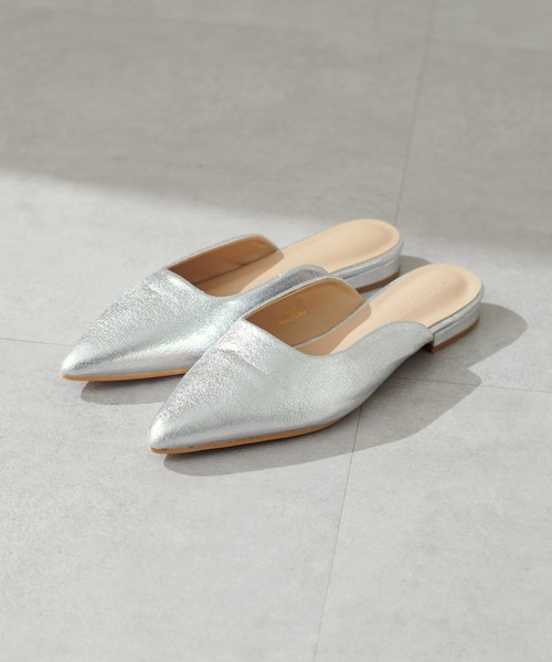 LARUTA(ラルータ)の「【LARUTA】ポインテッドメタリックミュール(その他シューズ・レディース・ブラック/シルバー・MEDIUM/LARGE)」の4枚目の写真