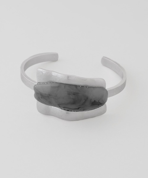 ANEMONE（アネモネ）の「マーブル×メタルプレートバングル（バングル/リストバンド・レディース・ゴールド/シルバー・FREE）」の4枚目の写真